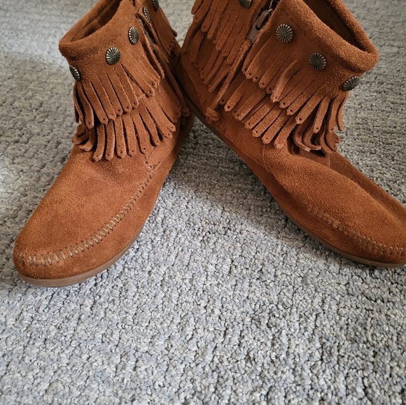 Minnetonka Leather Moccasins - Picture 4 of 5